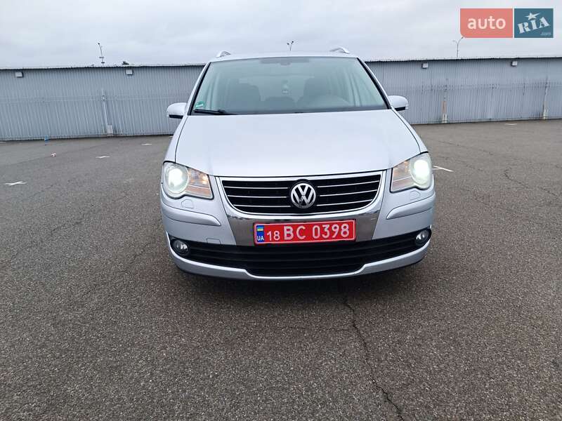 Минивэн Volkswagen Touran 2010 в Киеве фото 2 Минивэн Volkswagen Touran 2010 в Киеве