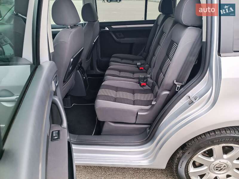Минивэн Volkswagen Touran 2010 в Киеве фото 10 Минивэн Volkswagen Touran 2010 в Киеве