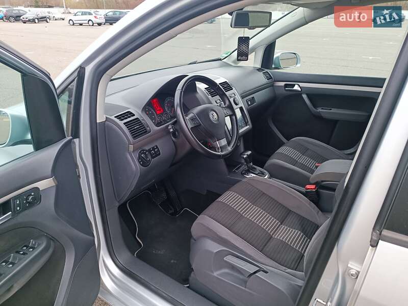 Минивэн Volkswagen Touran 2010 в Киеве фото 11 Минивэн Volkswagen Touran 2010 в Киеве