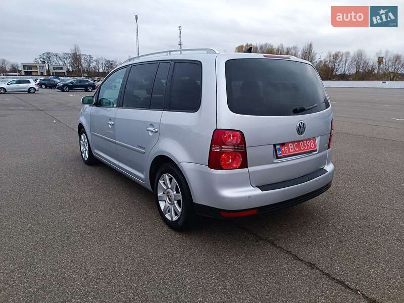 Минивэн Volkswagen Touran 2010 в Киеве фото 15 Минивэн Volkswagen Touran 2010 в Киеве