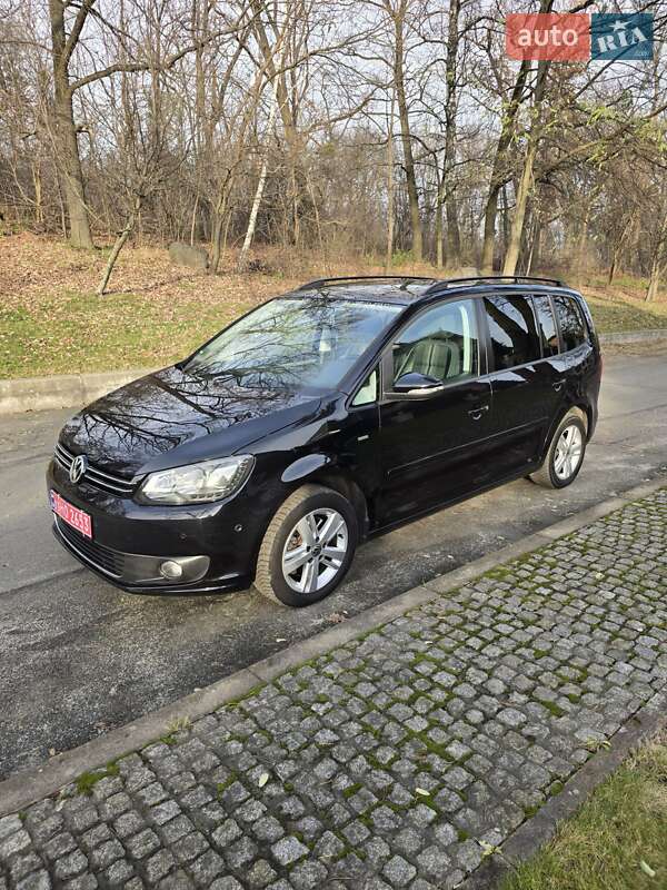 Мінівен Volkswagen Touran 2012 в Києві