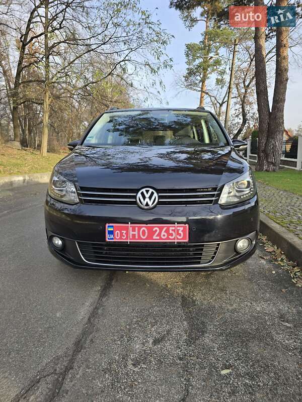 Мінівен Volkswagen Touran 2012 в Києві