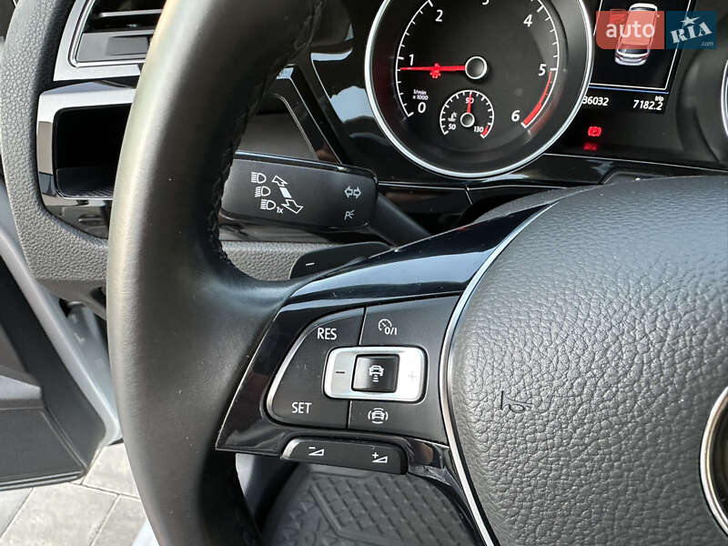 Микровэн Volkswagen Touran 2020 в Луцке