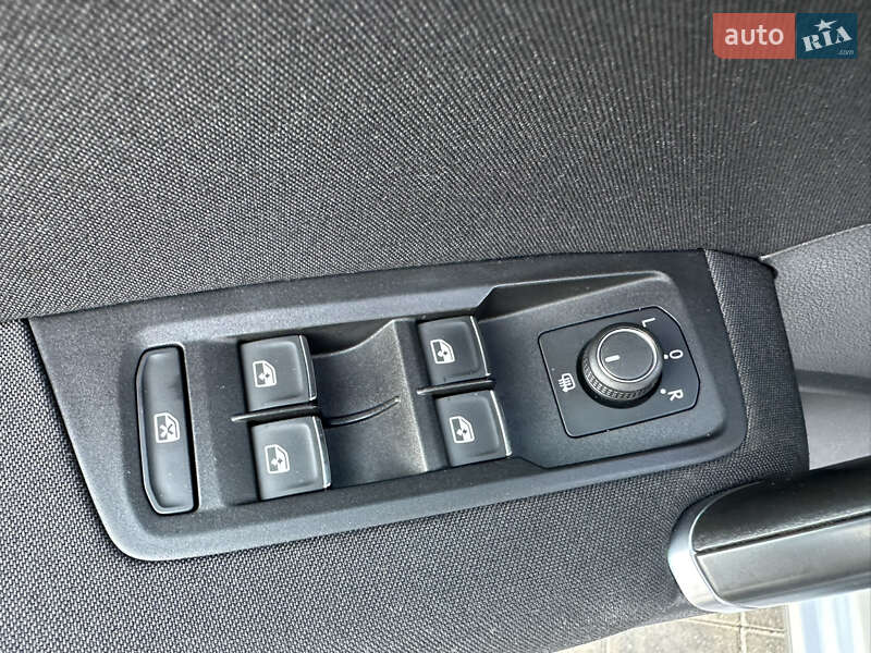 Микровэн Volkswagen Touran 2020 в Луцке