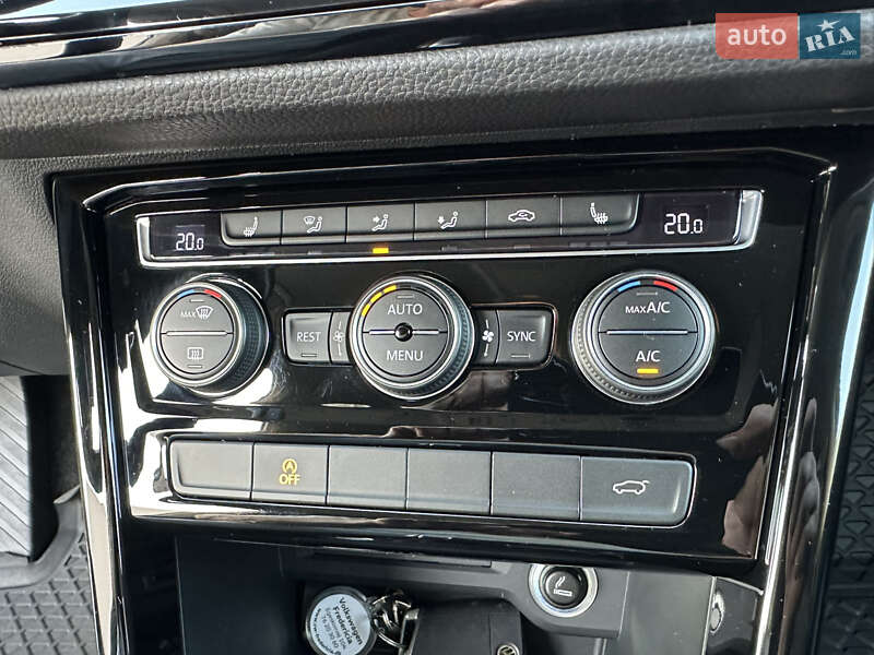 Микровэн Volkswagen Touran 2020 в Луцке