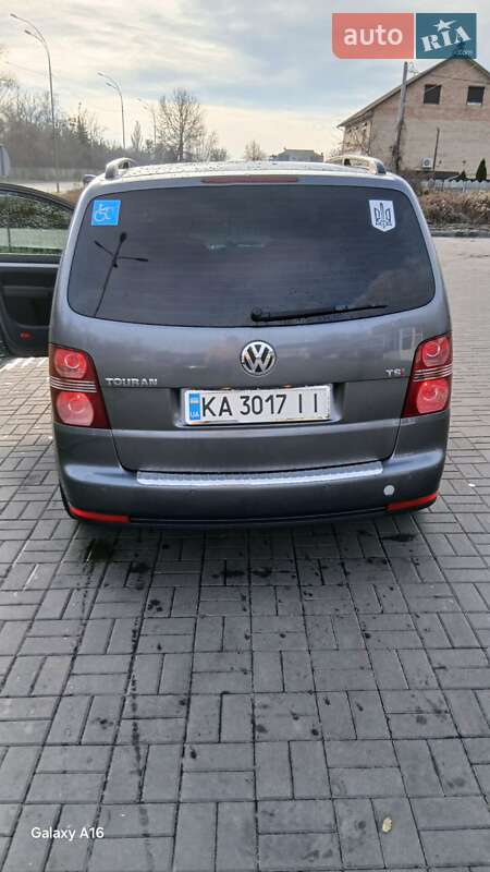 Минивэн Volkswagen Touran 2007 в Киеве