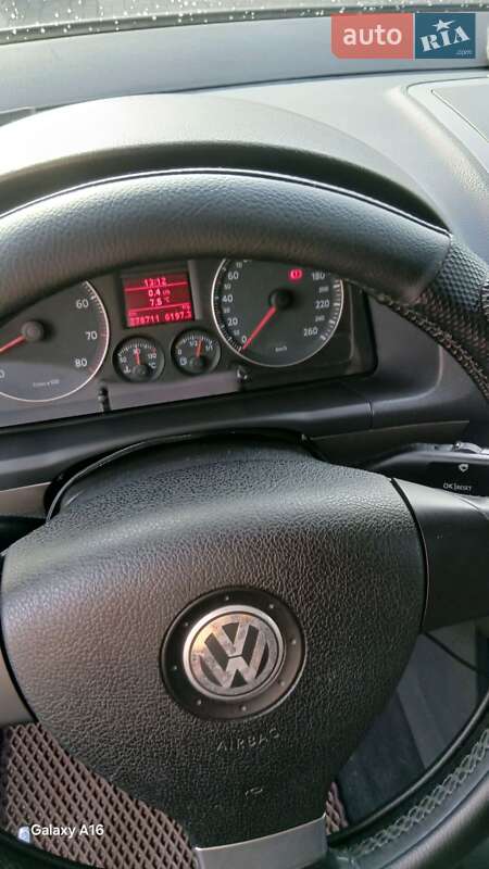 Минивэн Volkswagen Touran 2007 в Киеве
