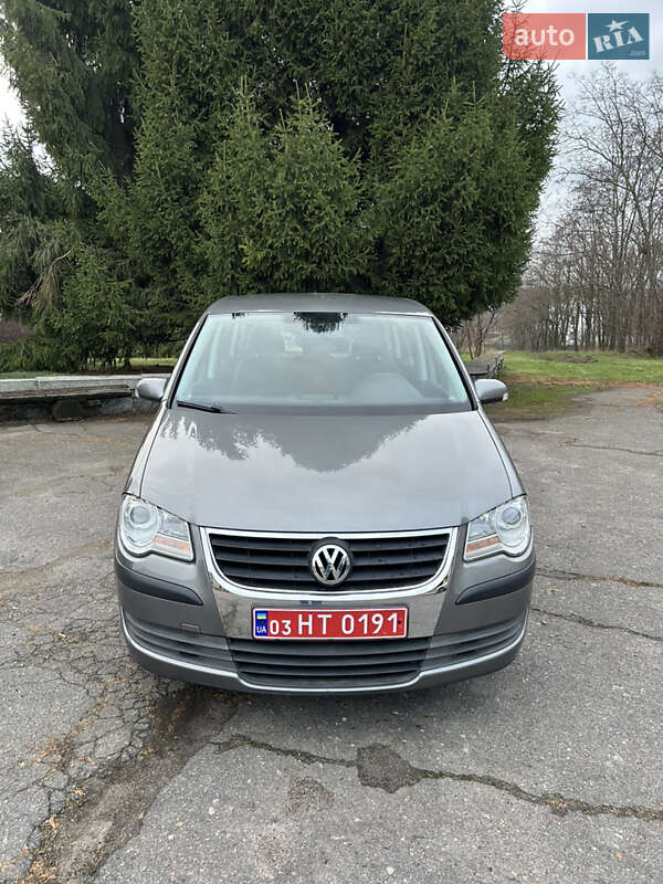 Минивэн Volkswagen Touran 2009 в Золотоноше