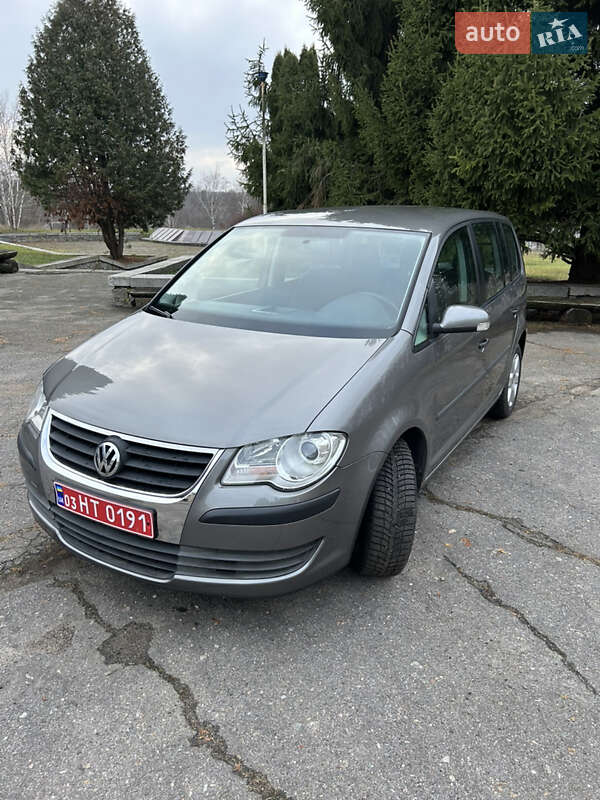 Минивэн Volkswagen Touran 2009 в Золотоноше