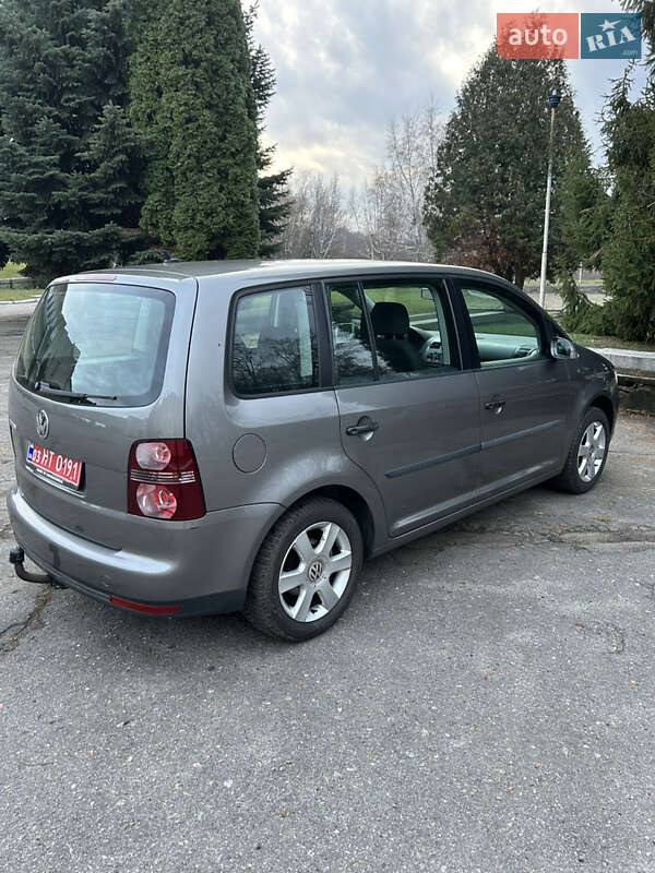 Минивэн Volkswagen Touran 2009 в Золотоноше