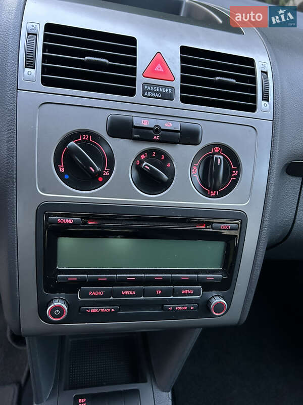 Минивэн Volkswagen Touran 2009 в Золотоноше