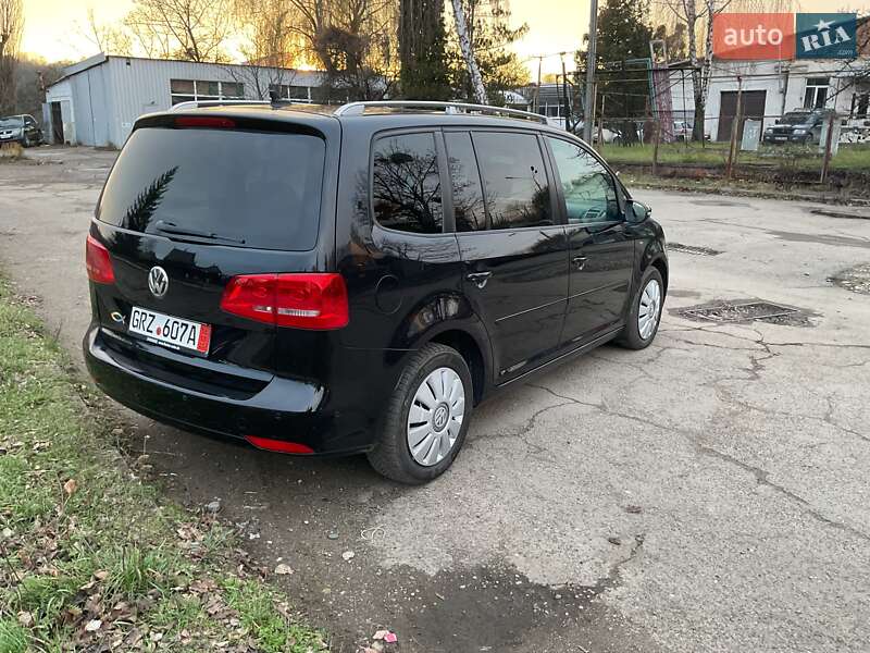 Минивэн Volkswagen Touran 2014 в Черновцах