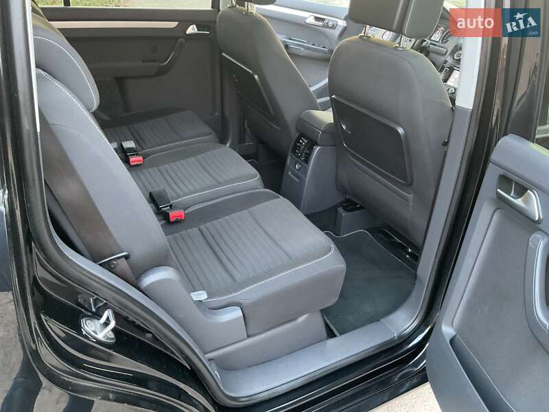 Минивэн Volkswagen Touran 2014 в Черновцах