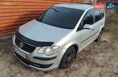 Минивэн Volkswagen Touran 2007 в Киеве