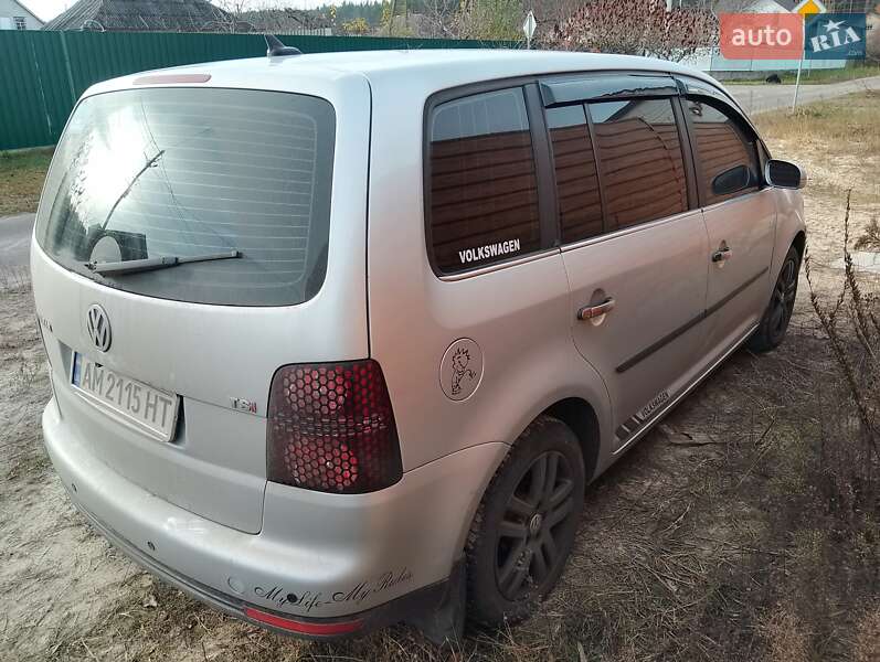Минивэн Volkswagen Touran 2007 в Киеве