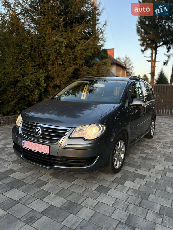 Минивэн Volkswagen Touran 2007 в Староконстантинове