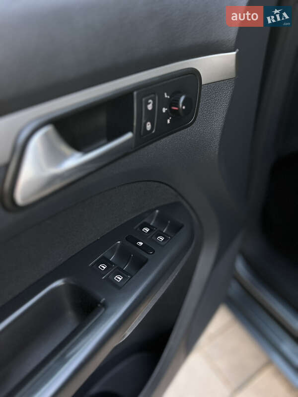 Минивэн Volkswagen Touran 2007 в Староконстантинове