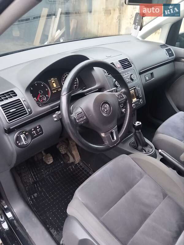 Минивэн Volkswagen Touran 2011 в Львове