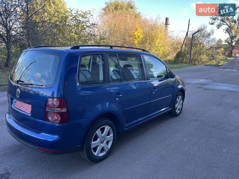 Минивэн Volkswagen Touran 2008 в Сарнах