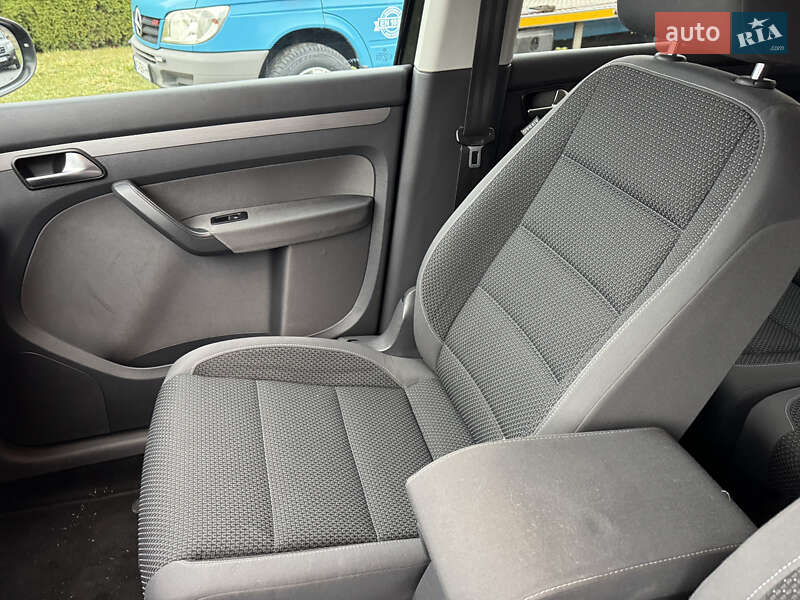 Минивэн Volkswagen Touran 2011 в Луцке фото 13 Минивэн Volkswagen Touran 2011 в Луцке