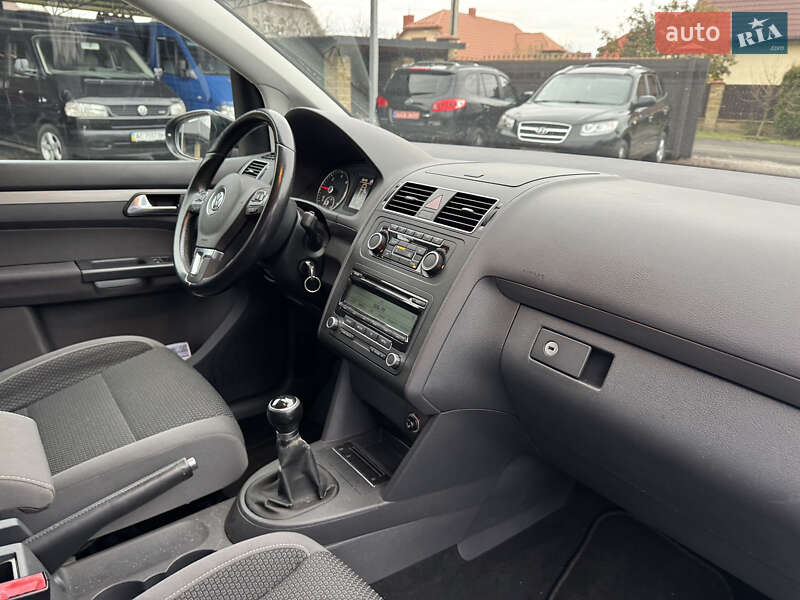 Минивэн Volkswagen Touran 2011 в Луцке фото 21 Минивэн Volkswagen Touran 2011 в Луцке
