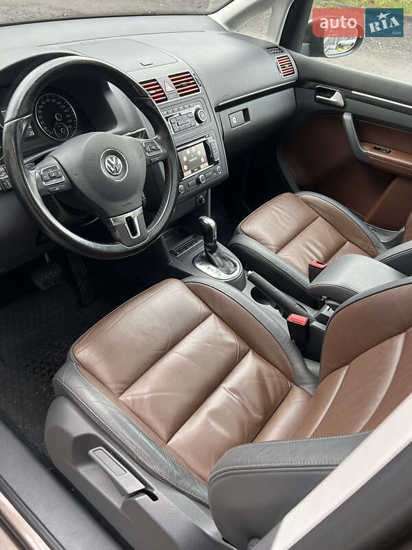 Минивэн Volkswagen Touran 2013 в Житомире фото 16 Минивэн Volkswagen Touran 2013 в Житомире