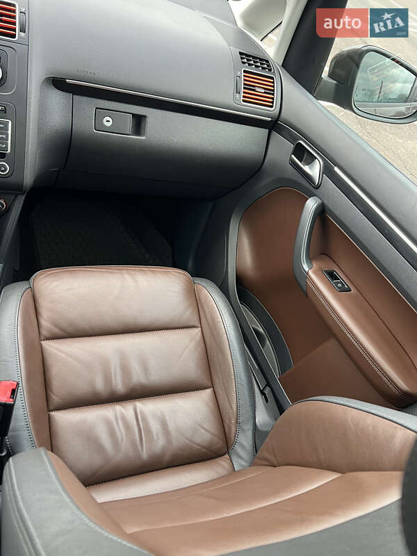 Минивэн Volkswagen Touran 2013 в Житомире фото 20 Минивэн Volkswagen Touran 2013 в Житомире