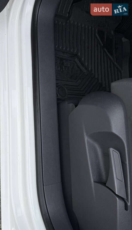 Минивэн Volkswagen Touran 2008 в Виннице