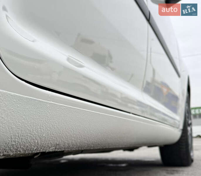 Минивэн Volkswagen Touran 2008 в Виннице