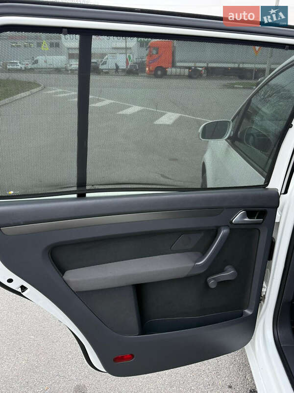 Минивэн Volkswagen Touran 2008 в Виннице