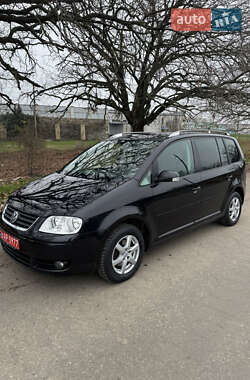 Минивэн Volkswagen Touran 2006 в Вознесенске