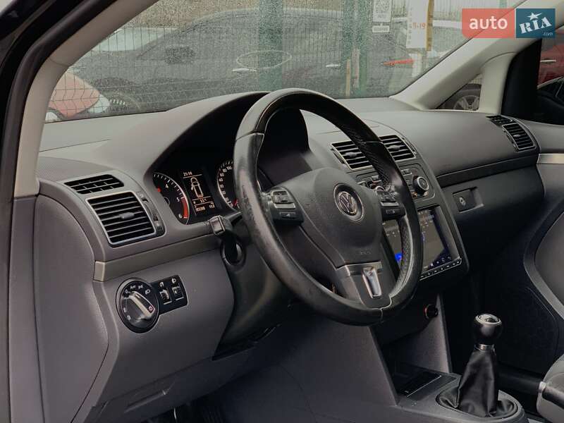 Мінівен Volkswagen Touran 2011 в Бердичеві