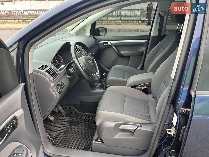 Минивэн Volkswagen Touran 2011 в Киеве