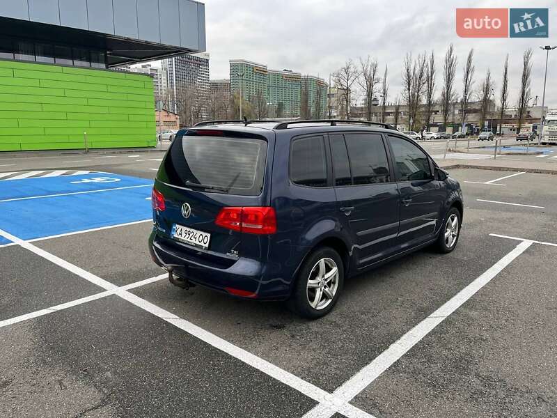 Минивэн Volkswagen Touran 2011 в Киеве