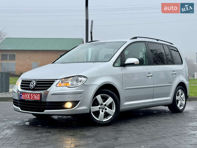 Мінівен Volkswagen Touran 2009 в Лубнах