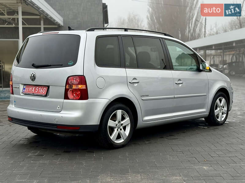 Мінівен Volkswagen Touran 2009 в Лубнах