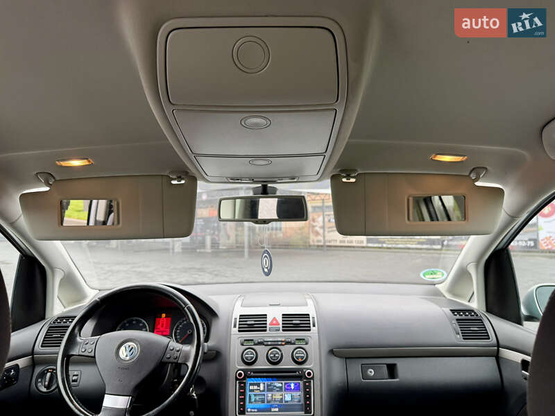 Мінівен Volkswagen Touran 2009 в Лубнах