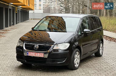 Минивэн Volkswagen Touran 2009 в Виннице