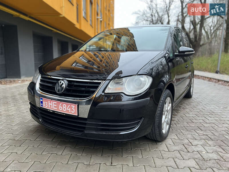 Минивэн Volkswagen Touran 2009 в Виннице
