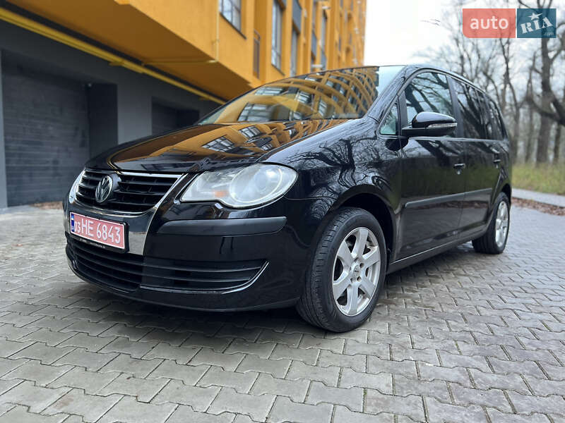 Минивэн Volkswagen Touran 2009 в Виннице
