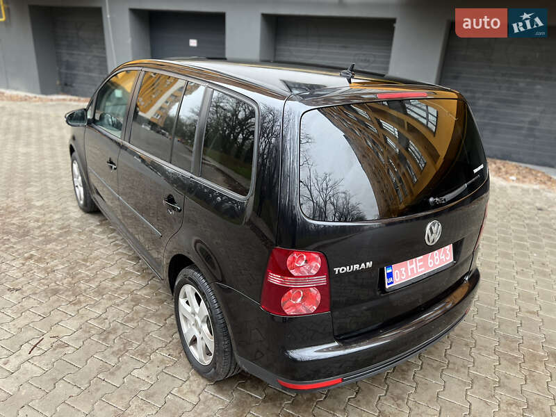 Минивэн Volkswagen Touran 2009 в Виннице