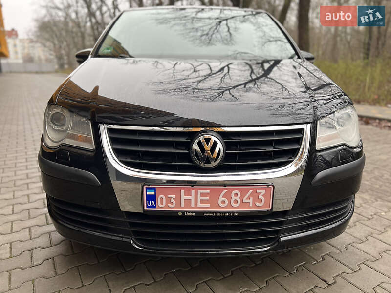 Минивэн Volkswagen Touran 2009 в Виннице