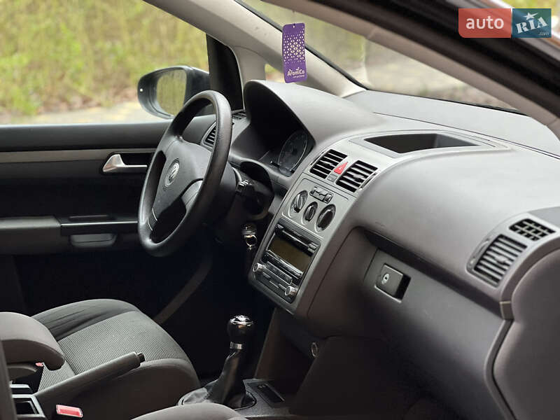 Минивэн Volkswagen Touran 2009 в Виннице