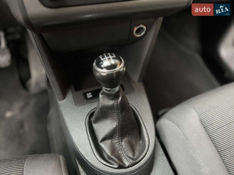 Минивэн Volkswagen Touran 2009 в Виннице