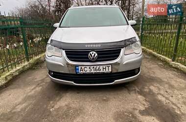 Минивэн Volkswagen Touran 2008 в Луцке