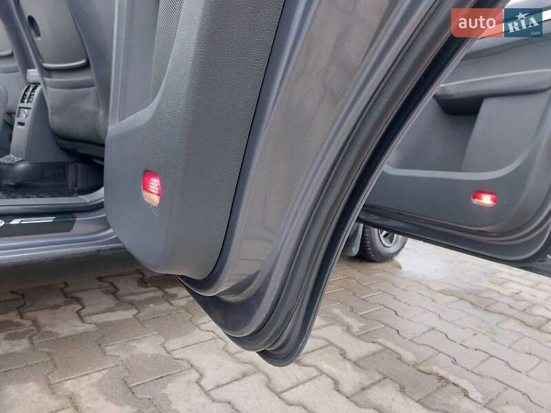 Мінівен Volkswagen Touran 2005 в Сторожинці фото 10 Мінівен Volkswagen Touran 2005 в Сторожинці