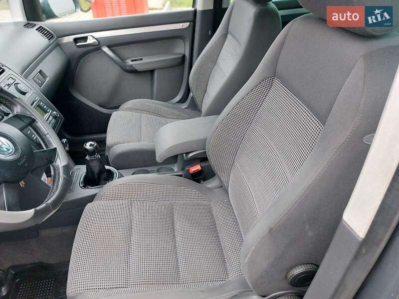Мінівен Volkswagen Touran 2005 в Сторожинці фото 22 Мінівен Volkswagen Touran 2005 в Сторожинці