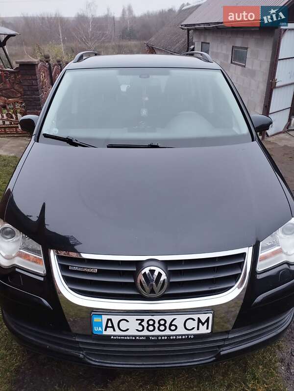Минивэн Volkswagen Touran 2008 в Луцке
