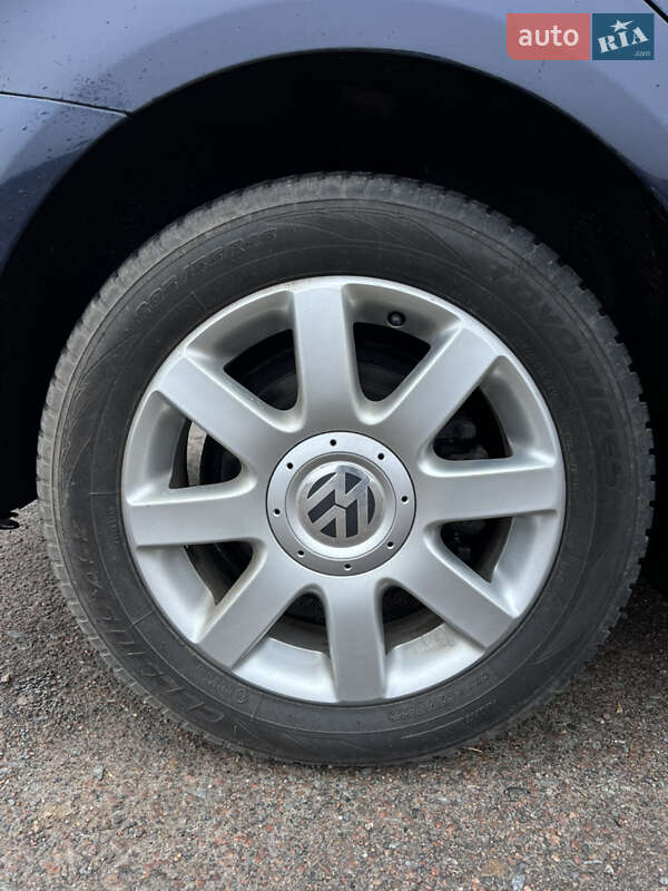 Мінівен Volkswagen Touran 2012 в Рівному