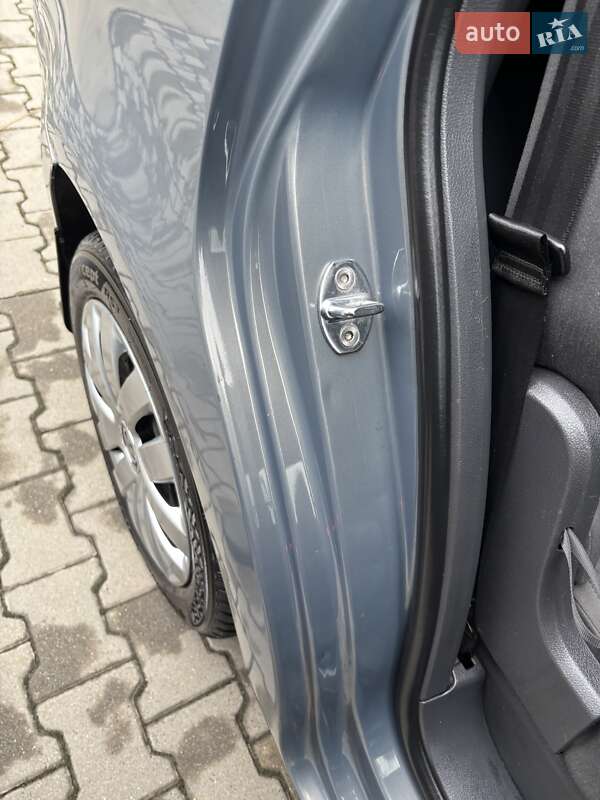 Минивэн Volkswagen Touran 2004 в Черновцах фото 50 Минивэн Volkswagen Touran 2004 в Черновцах